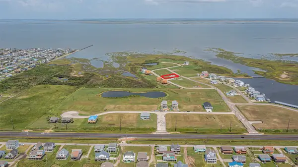 3927 Curlew Drive, Galveston, TX 77554