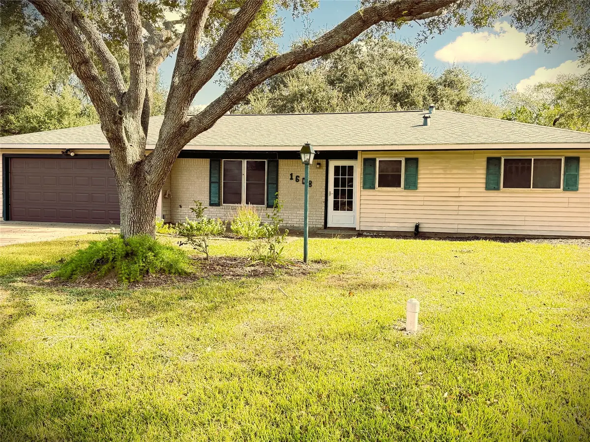 1608 Michael Street, El Campo, TX 77437 - Image #1
