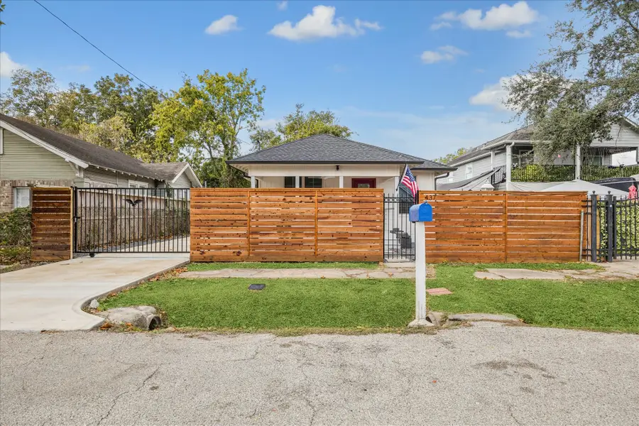 437 N Everton Street, Houston, TX 77003 - Image #2