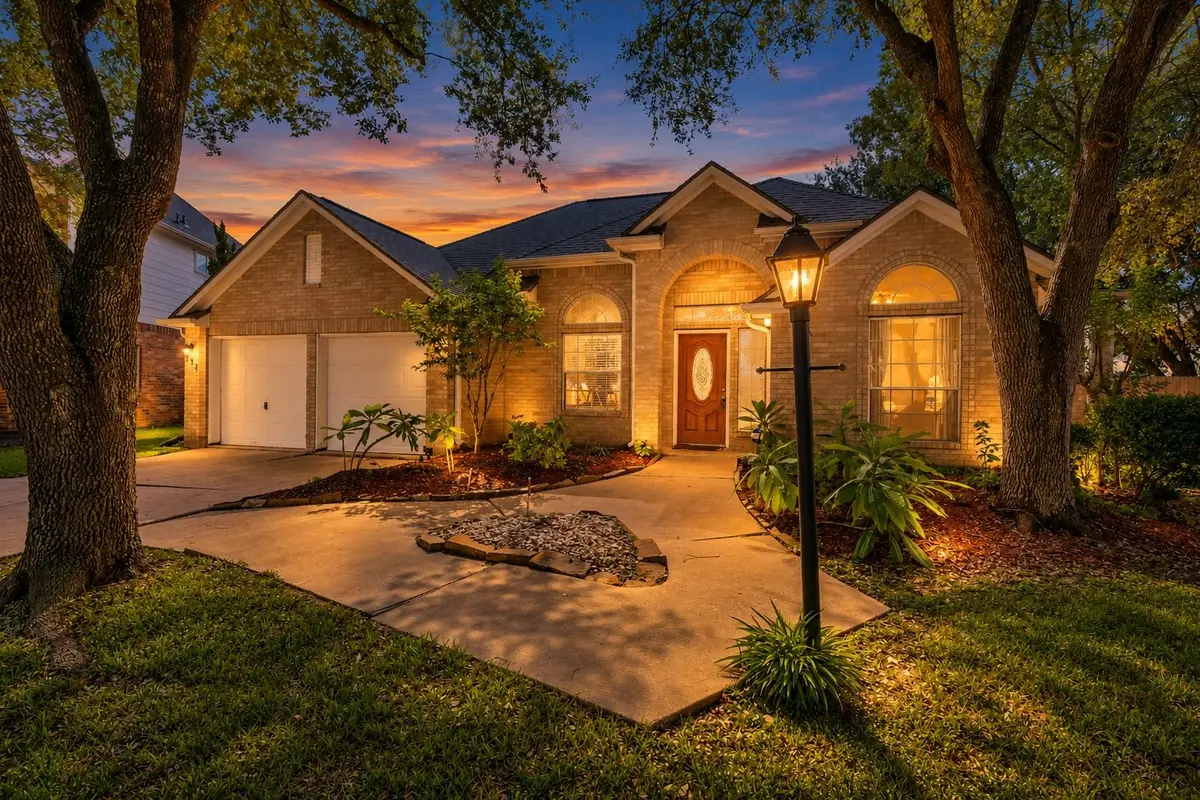 313 Arbor Circle, League City, TX 77573 - #1