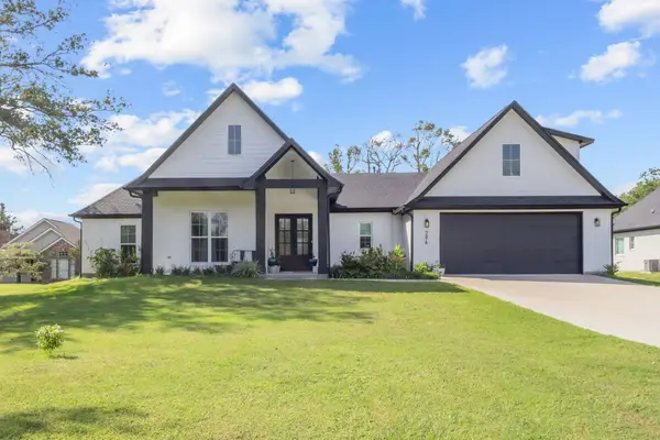 296 Stapper Street, Bridge City, TX 77611