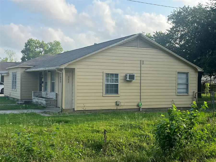 8702 Tewantin Drive, Houston, TX 77061 - #2