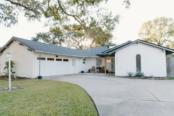 3010 Broadmoor Drive, Sugar Land, TX 77478