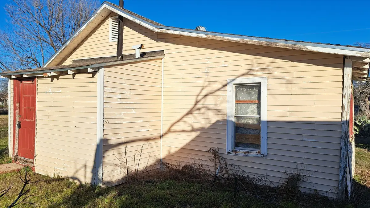 804 S Neches Street, Coleman, TX 76834 - #1