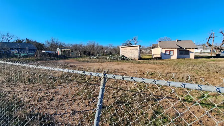 804 S Neches Street, Coleman, TX 76834 - #3