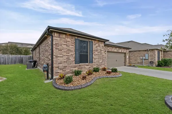 305 Paso Fino Drive, Alvin, TX 77511