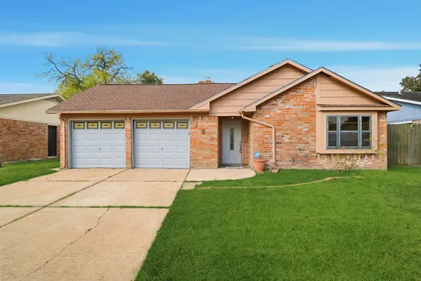 122 White Cedar Street, Houston, TX 77015