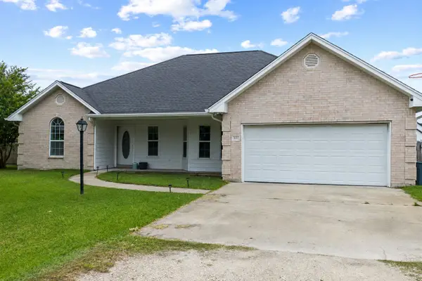 931 Broadway, Winnie, TX 77665