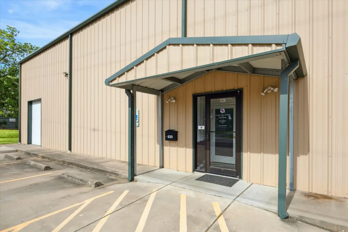 920 Front Street, Columbus, TX 78934 - #1