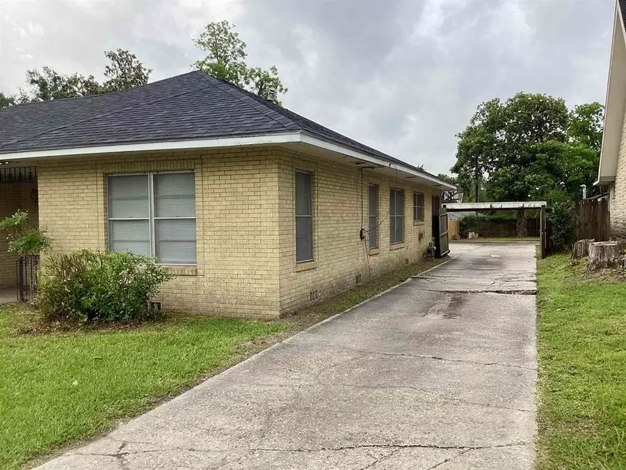 103 W Main St, Kirbyville, TX 75956 - #2