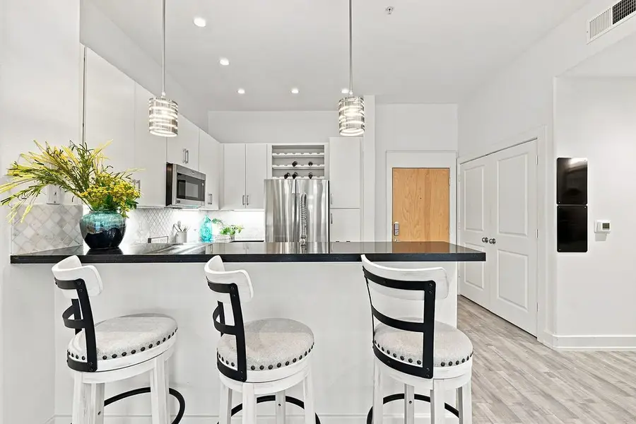 1901 Post Oak Boulevard #1501, Houston, TX 77056 - #3