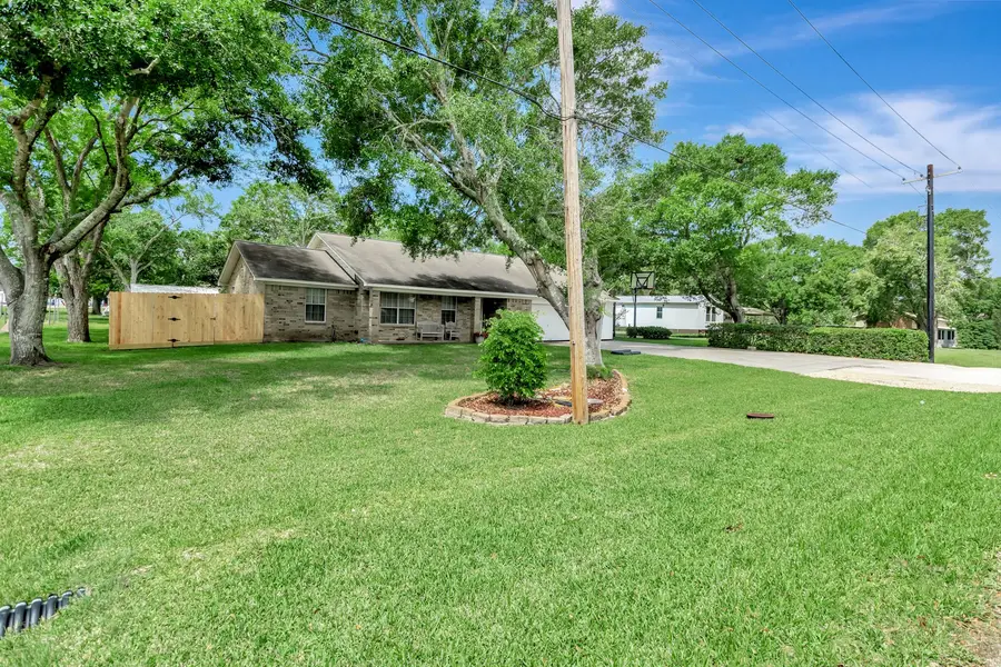 1002 S 2nd Street, Ganado, TX 77962 - #3
