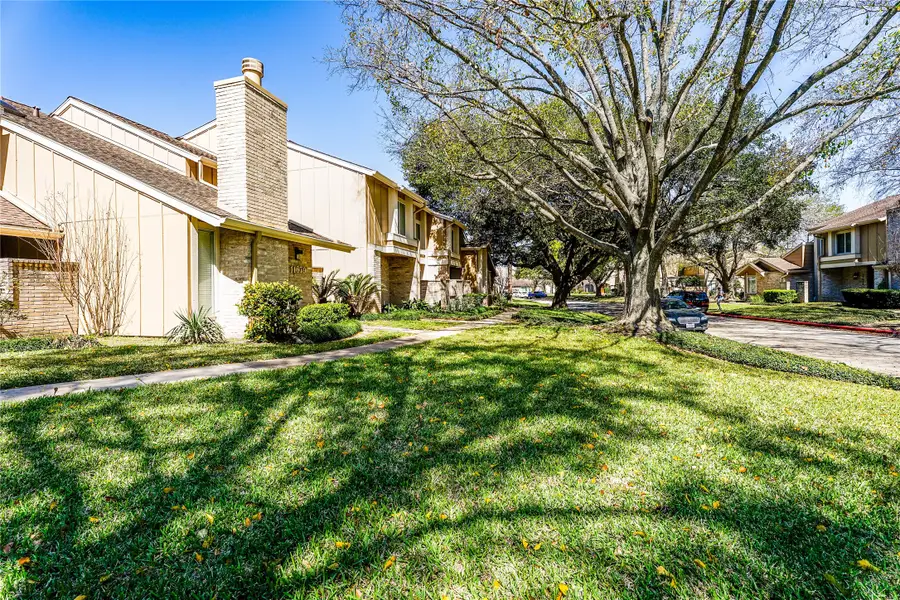 11677 Village Place Drive, Houston, TX 77077 - Image #2