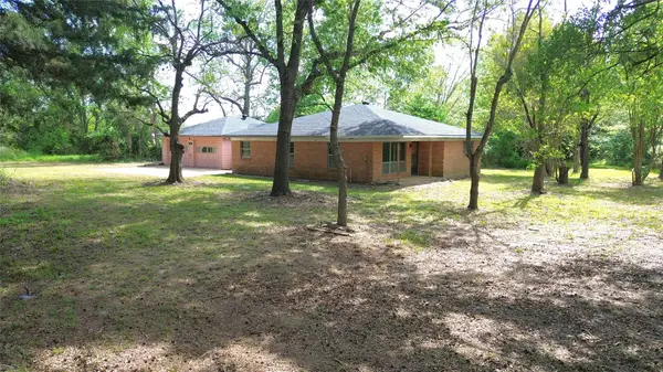 146 County Road 3050, Crockett, TX 75835