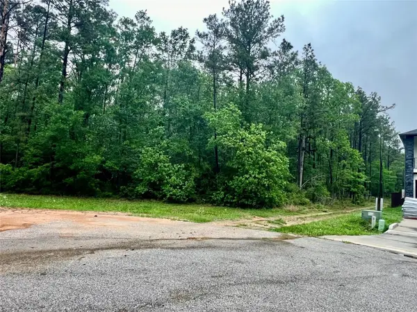 1069 Runner Drive, Dayton, TX 77535
