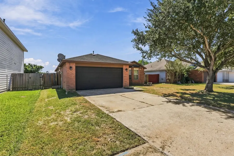 3910 Ridge Canyon Road, Baytown, TX 77521 - #3
