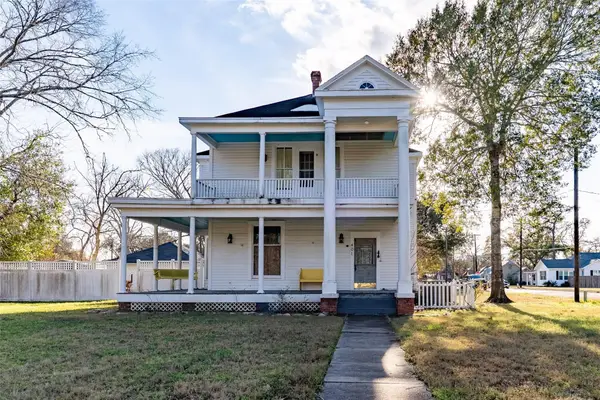 401 Hanover Street, Edna, TX 77957