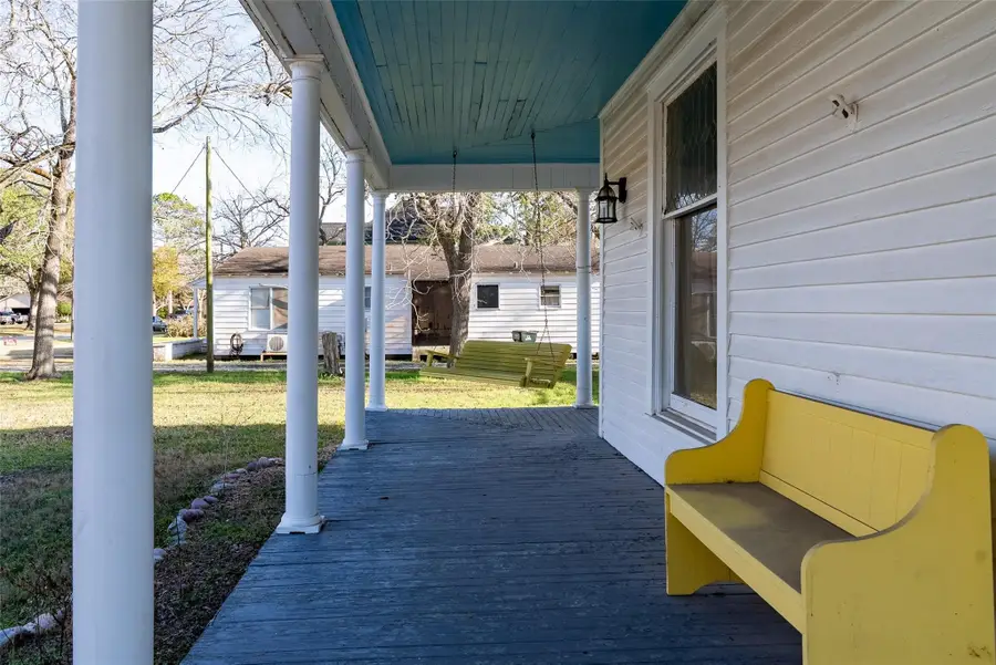 401 Hanover Street, Edna, TX 77957 - #2