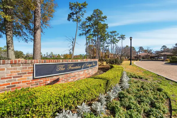 2818 Twin Fountains Drive, Houston, TX 77068