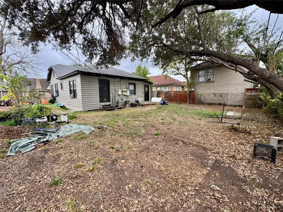 5129 Claremont Street, Houston, TX 77023 - Image #3