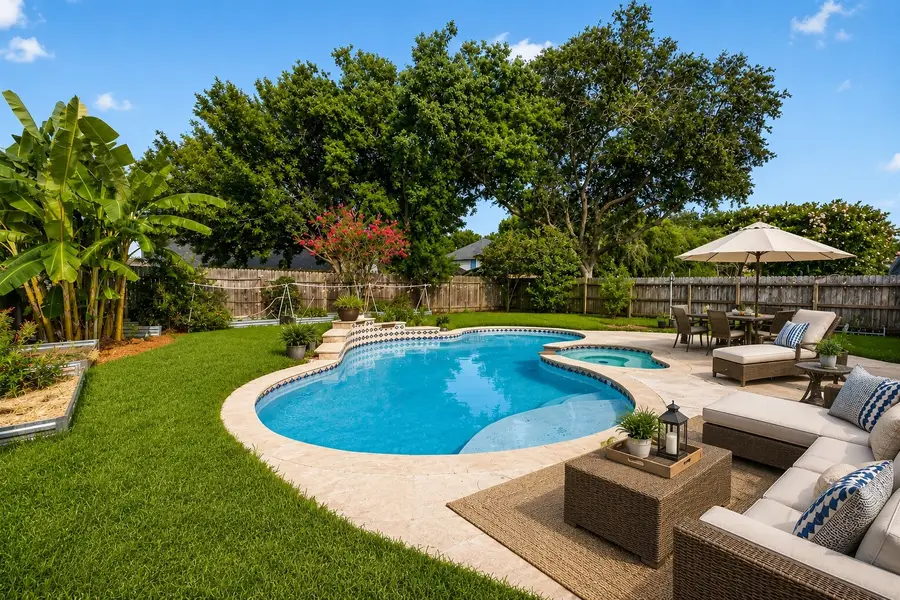 827 N Wellsford Drive, Pearland, TX 77584 - #2