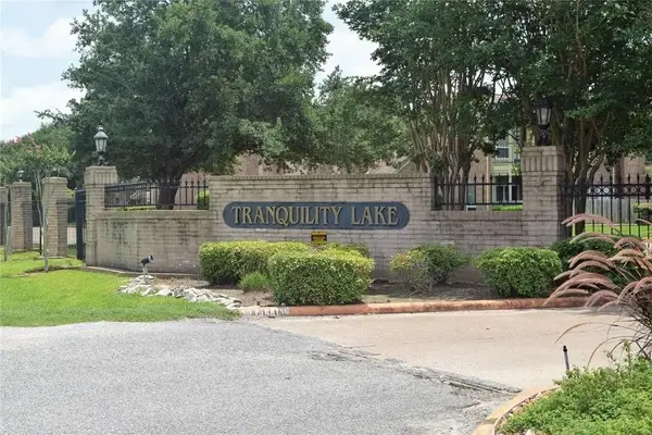 18800 Egret Bay Boulevard #106, Houston, TX 77058