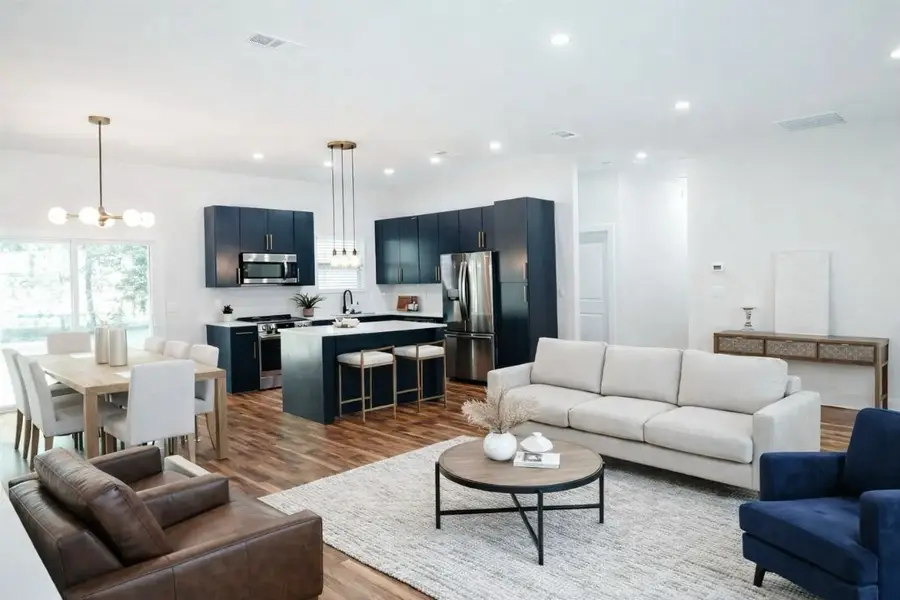 617 E 9th Street, Bonham, TX 75418 - Image #2