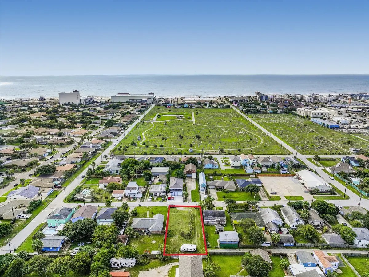 5724 Avenue T, Galveston, TX 77551 - #1