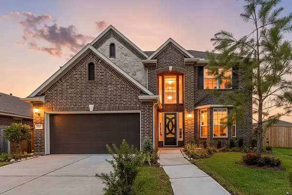 2305 Camellia Gables Lane, Pearland, TX 77089