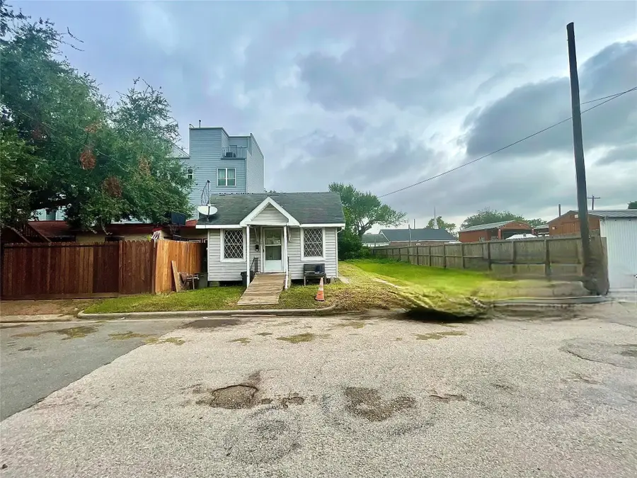 2307 Winbern Street, Houston, TX 77004 - Image #2