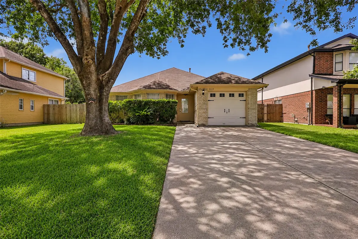 5519 Chisholm Trail, Dickinson, TX 77539 - #1