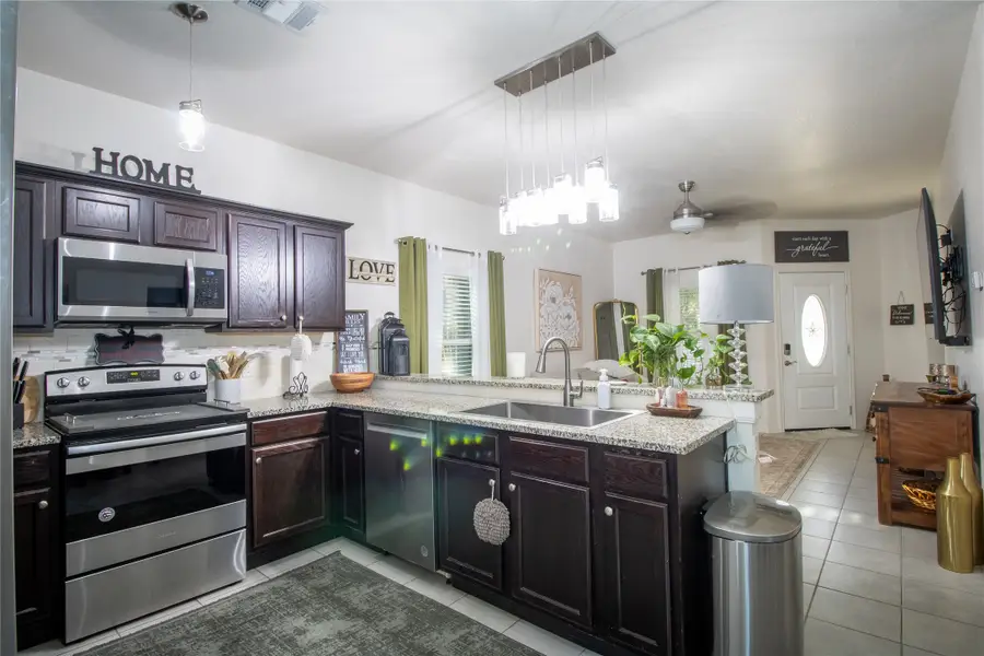 15583 Arrowhead Loop W, Willis, TX 77378 - Image #3