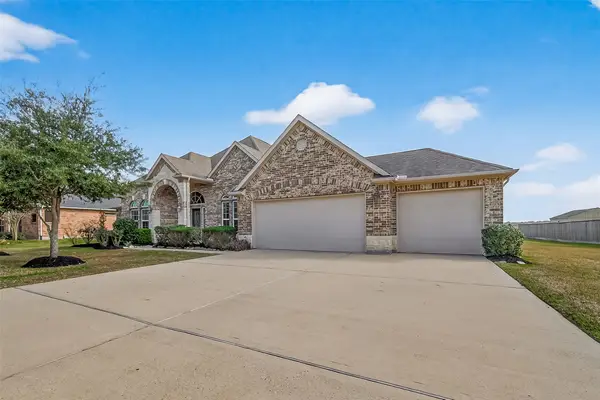 11602 Kings Point Boulevard, Mont Belvieu, TX 77535