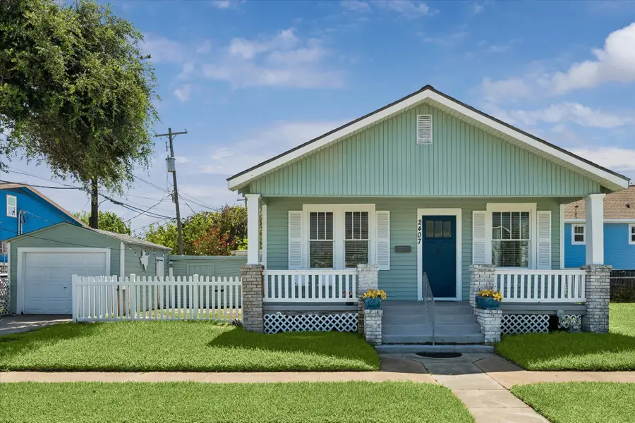 2407 41 St Boulevard, Galveston, TX 77550 - #2