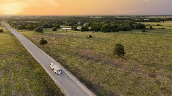 9 Round Top Farms Drive, Round Top, TX 78954