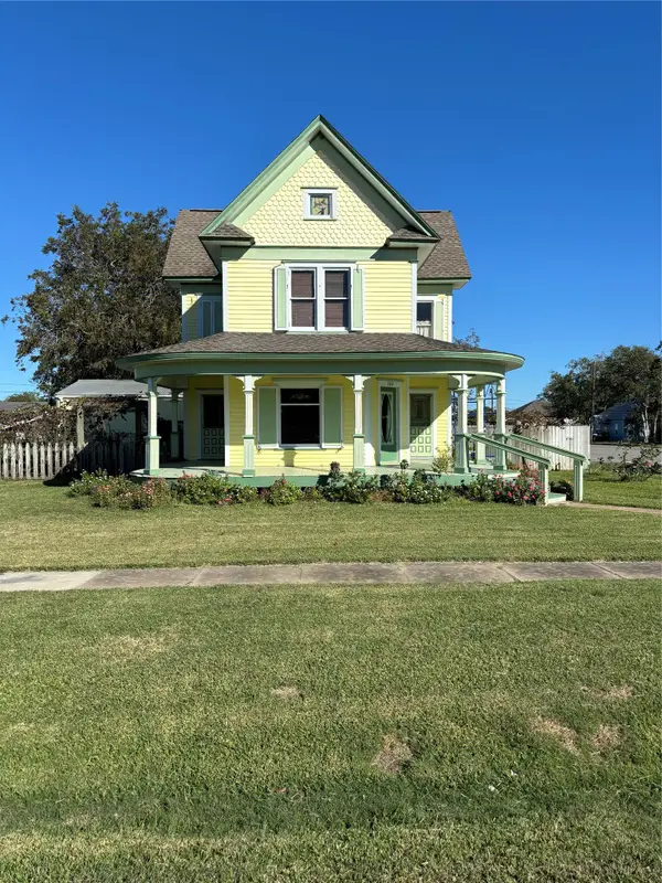 100 Welch Avenue, Palacios, TX 77465