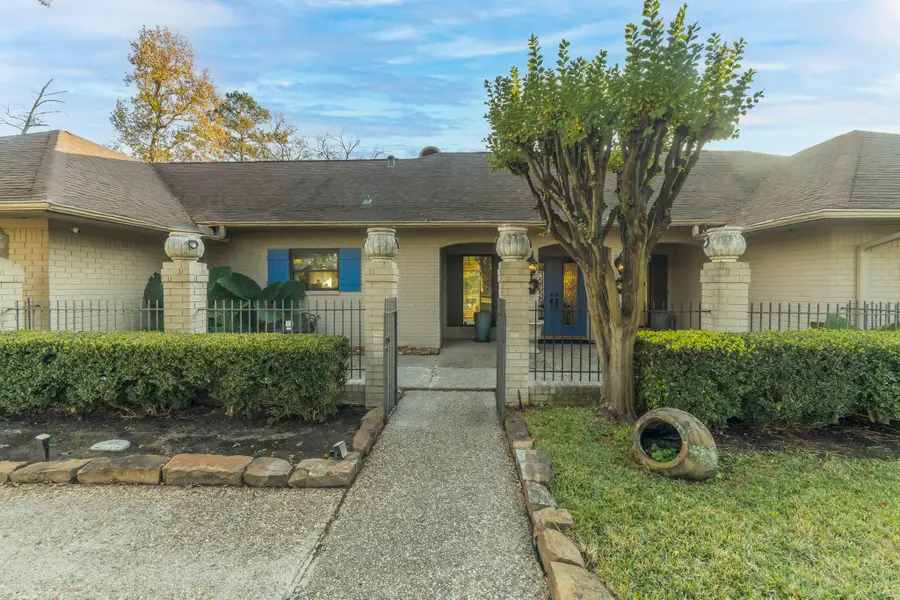 20 Amherst Court, Conroe, TX 77304 - Image #3