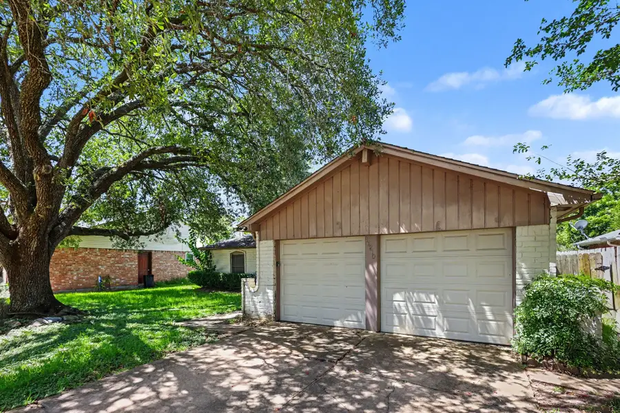16210 Forest Bend Avenue, Friendswood, TX 77546 - #2