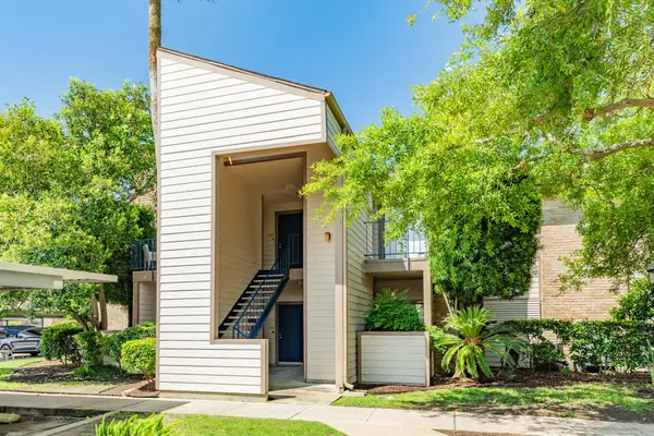 7098 N Holiday Drive, Galveston, TX 77550
