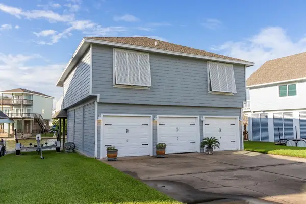 1330 Leilani Drive, Tiki Island, TX 77554