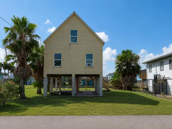 88 Bayou Vista Drive, Hitchcock, TX 77563