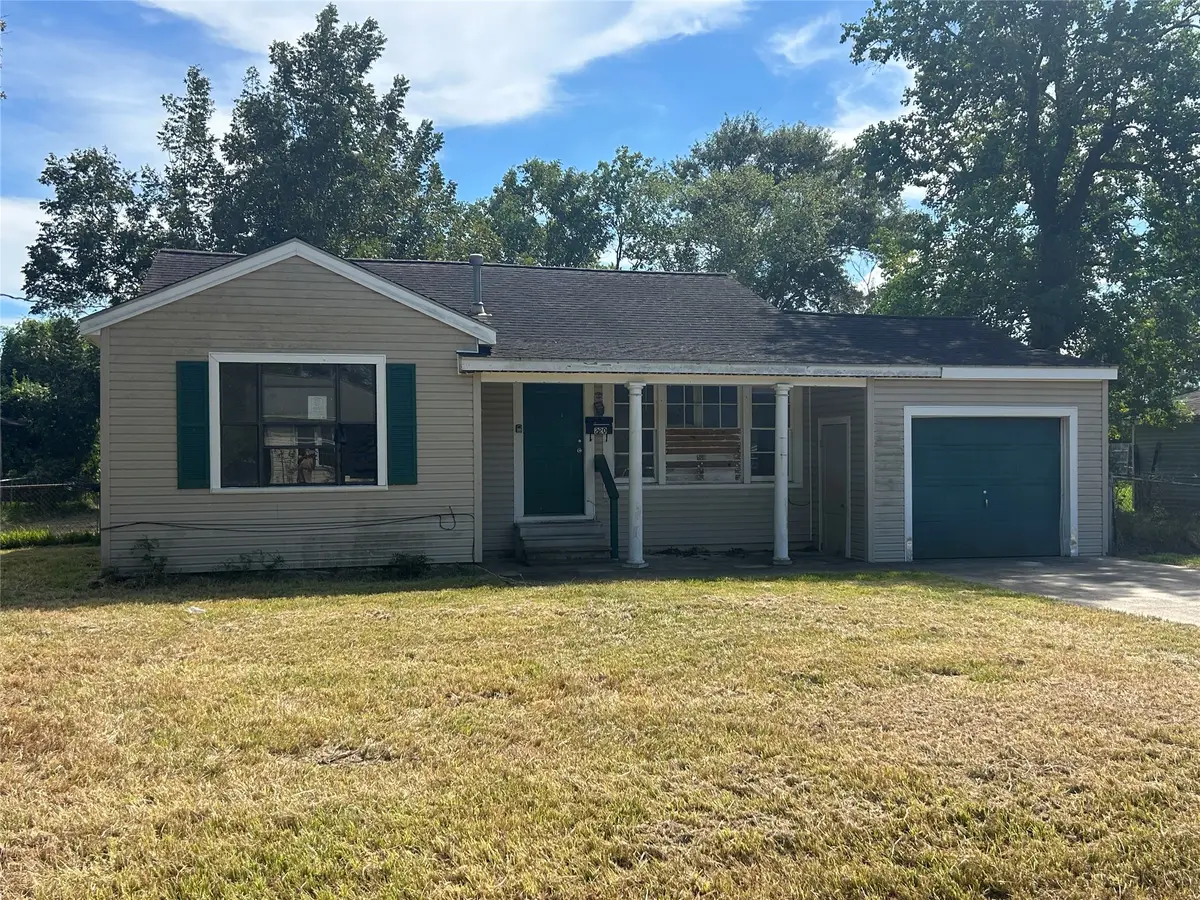 220 Charles Avenue, Bridge City, TX 77611 - #1