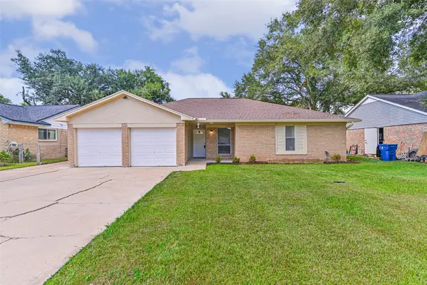 117 Dallas Street, Angleton, TX 77515