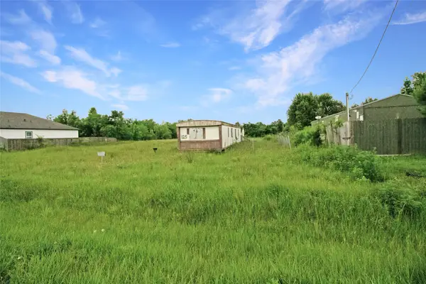113 County Road 3552, Cleveland, TX 77327