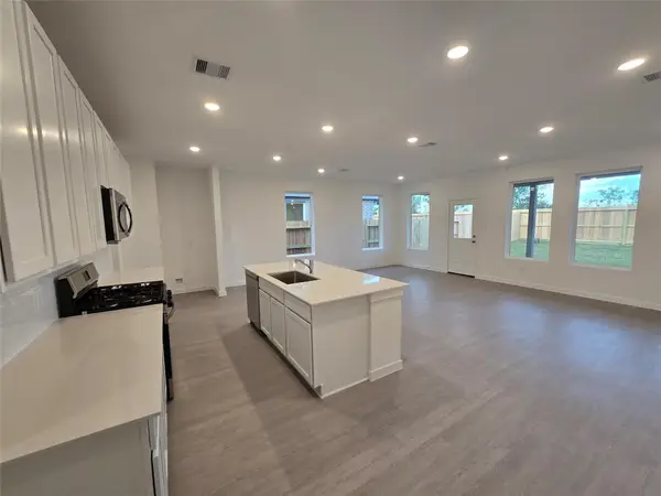 2506 Ruby Cooper Drive, Rosharon, TX 77583