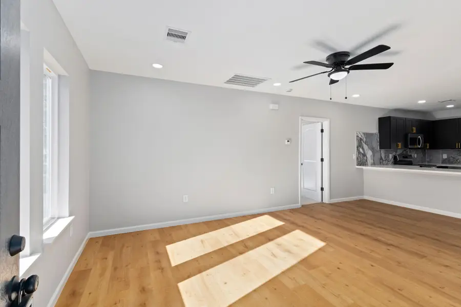 100 W Valverde Street, Brenham, TX 77833 - Image #3