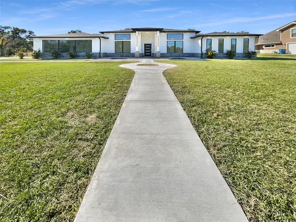 145 Birdie Drive, Hempstead, TX 77445