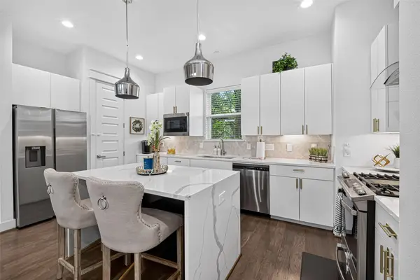4705 Independence Heights Lane, Houston, TX 77018