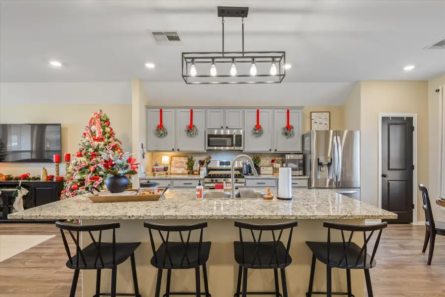 732 Scenic Lake Drive, La Marque, TX 77568 - Image #2