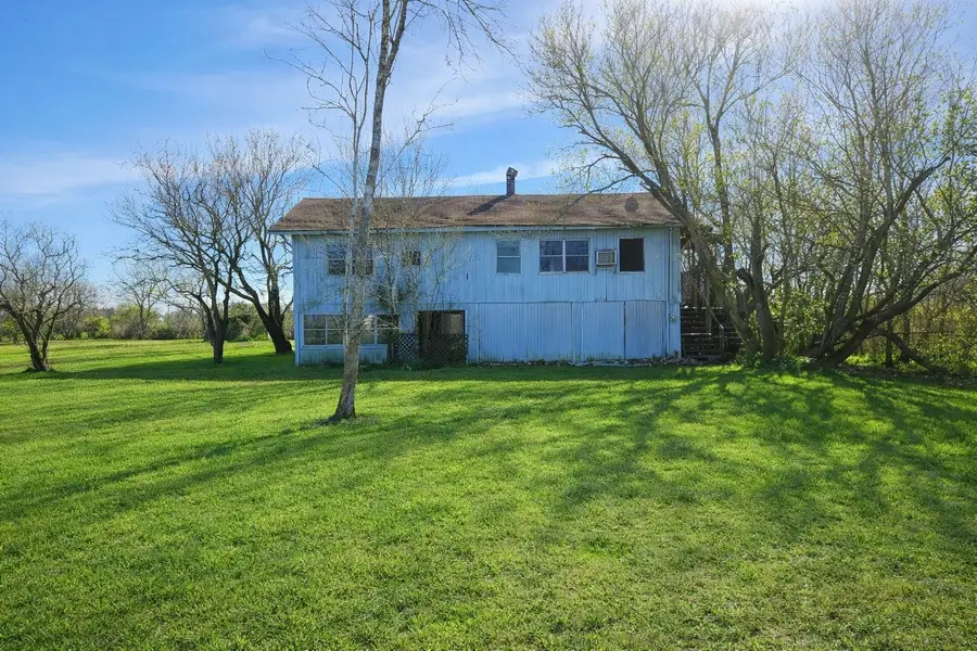 2614 Bayou Drive, Angleton, TX 77515 - Image #2